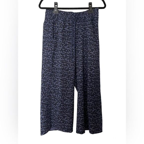 Athleta Women's Avenue Printed Wide Leg Cropped Pants Size 6 Petite Animal Print - Picture 3 of 9